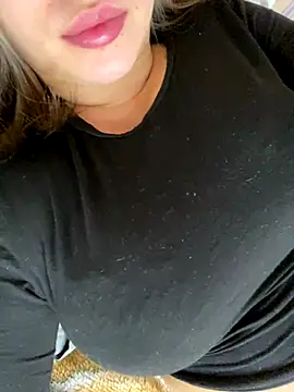 Snapshot of 69Laura696 chatting on 12.02.24 69Laura696 online show from 12.02.24