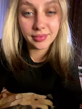 Snapshot of 69Laura696 chatting on 12.26.24 69Laura696 online show from 12.26.24