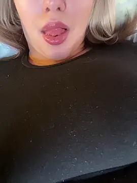 Snapshot of 69Laura696 chatting on 01.04.25 69Laura696 online show from 01.04.25