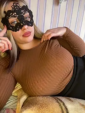 Snapshot of 69Laura696 chatting on 02.12.25 69Laura696 online show from 02.12.25