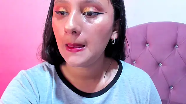 Snapshot of Mila_nixon02 chatting on 12.31.24 Mila nixon02 online show from 12.31.24