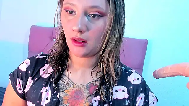 Snapshot of Mila_nixon02 chatting on 02.15.25 Mila nixon02 online show from 02.15.25