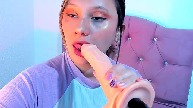 Snapshot of Mila_nixon02 chatting on 02.22.25 Mila nixon02 online show from 02.22.25