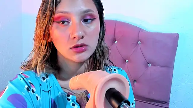 Snapshot of Mila_nixon02 chatting on 03.08.25 Mila nixon02 online show from 03.08.25