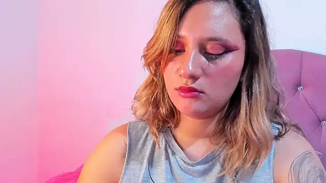 Snapshot of Mila_nixon02 chatting on 03.17.25 Mila nixon02 online show from 03.17.25