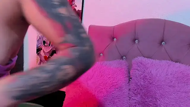 Snapshot of Mila_nixon02 chatting on 10.12.25 Mila nixon02 online show from 10.12.25