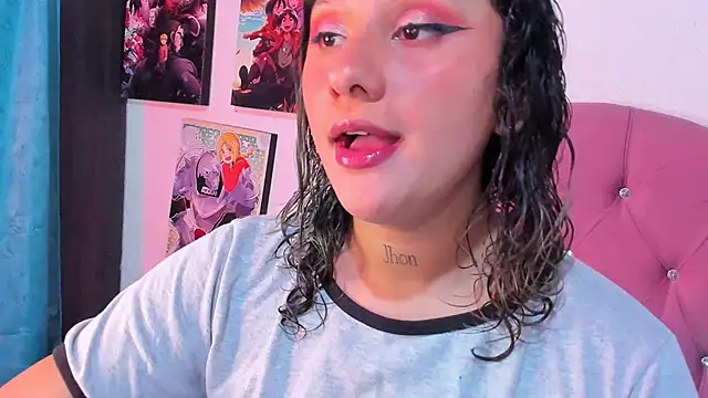 Snapshot of Mila_nixon02 chatting on 10.17.25 Mila nixon02 online show from 10.17.25