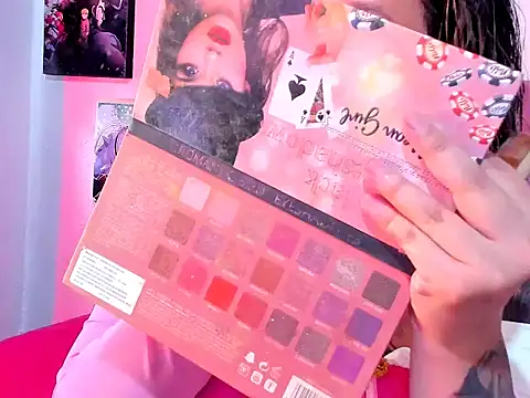 Snapshot of Mila_nixon02 chatting on 10.31.25 Mila nixon02 online show from 10.31.25