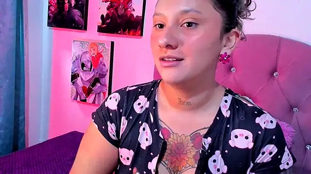 Snapshot of Mila_nixon02 chatting on 11.06.25 Mila nixon02 online show from 11.06.25