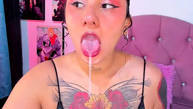 Snapshot of Mila_nixon02 chatting on 11.23.25 Mila nixon02 online show from 11.23.25