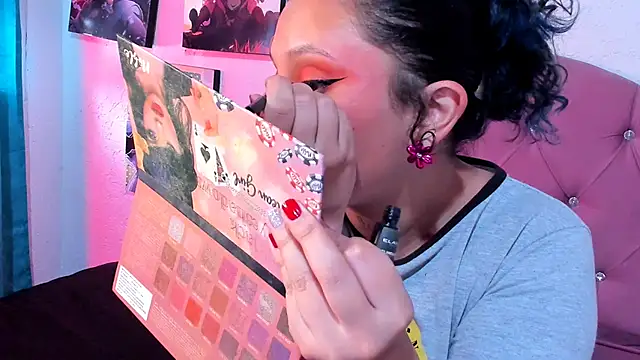 Snapshot of Mila_nixon02 chatting on 12.02.25 Mila nixon02 online show from 12.02.25