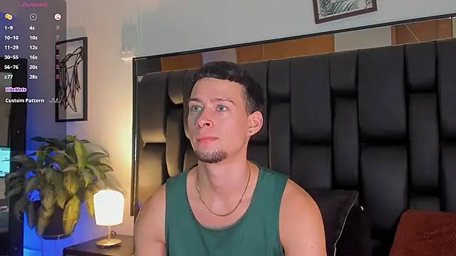 Snapshot of JadeSmiith_ chatting on 09.24.25 JadeSmiith online show from 09.24.25