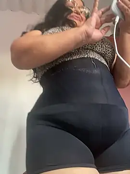 Gia Nahomi online show from 02.03.25