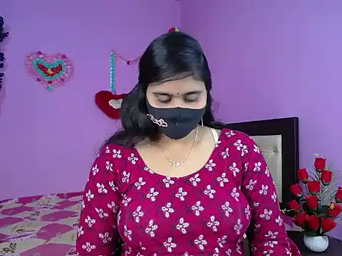 Snapshot of Hot_Maleka chatting on 02.19.26 Hot Maleka online show from 02.19.26