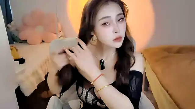 Snapshot of Ailisha66 chatting on 03.05.25 Ailisha66 online show from 03.05.25