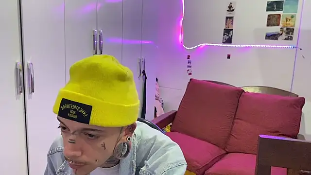 Snapshot of Seebohm1111 chatting on 11.02.25 Seebohm1111 online show from 11.02.25