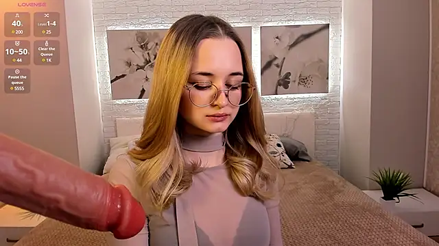 Tiffanyhunt online show from 03.21.25