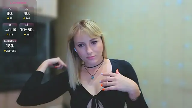 Snapshot of Smoorodinkaa chatting on 10.24.25 Smoorodinkaa online show from 10.24.25