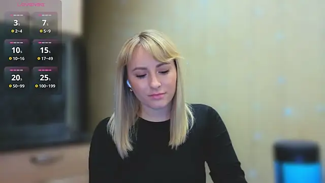 Snapshot of Smoorodinkaa chatting on 11.14.25 Smoorodinkaa online show from 11.14.25