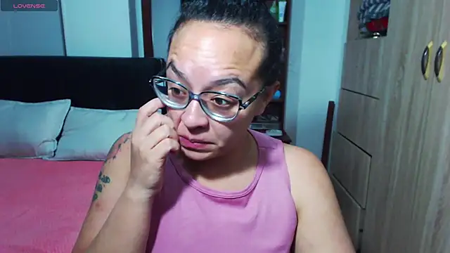 Snapshot of miia-big1boobs_ chatting on 01.05.25 miia-big1boobs online show from 01.05.25