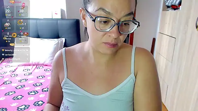 Snapshot of miia-big1boobs_ chatting on 01.24.25 miia-big1boobs online show from 01.24.25