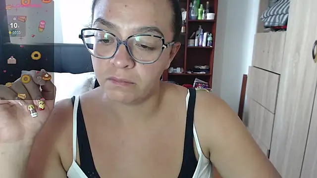 Snapshot of miia-big1boobs_ chatting on 02.19.25 miia-big1boobs online show from 02.19.25