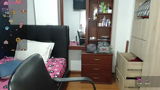 Snapshot of miia-big1boobs_ chatting on 02.21.25 miia-big1boobs online show from 02.21.25