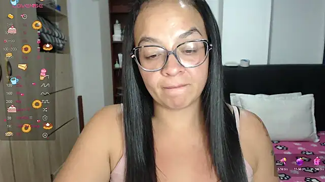 Snapshot of miia-big1boobs_ chatting on 02.25.25 miia-big1boobs online show from 02.25.25