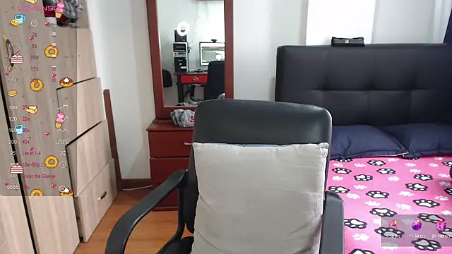 Snapshot of miia-big1boobs_ chatting on 03.03.25 miia-big1boobs online show from 03.03.25