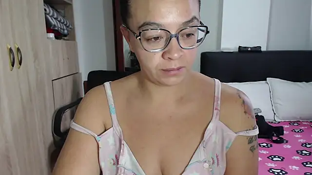 Snapshot of miia-big1boobs_ chatting on 03.05.25 miia-big1boobs online show from 03.05.25