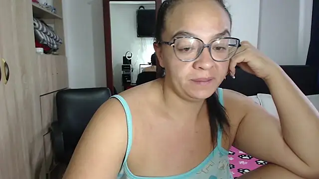 Snapshot of miia-big1boobs_ chatting on 03.06.25 miia-big1boobs online show from 03.06.25