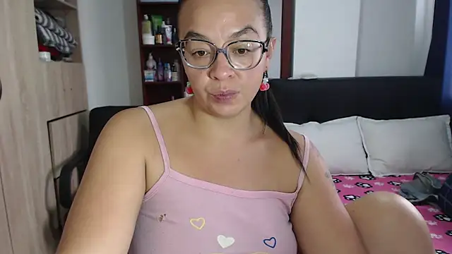 Snapshot of miia-big1boobs_ chatting on 03.07.25 miia-big1boobs online show from 03.07.25