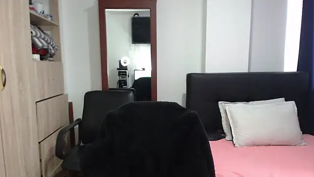 Snapshot of miia-big1boobs_ chatting on 03.11.25 miia-big1boobs online show from 03.11.25