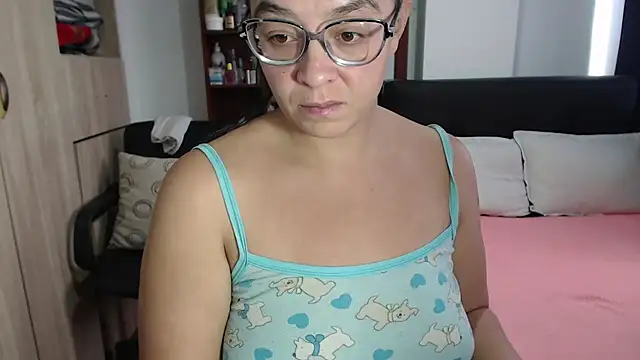 Snapshot of miia-big1boobs_ chatting on 03.17.25 miia-big1boobs online show from 03.17.25