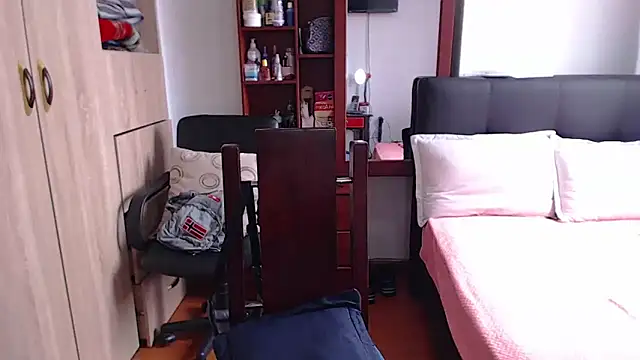 Snapshot of miia-big1boobs_ chatting on 03.19.25 miia-big1boobs online show from 03.19.25