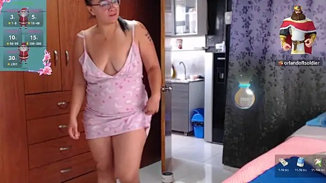 Snapshot of miia-big1boobs_ chatting on 11.21.25 miia-big1boobs online show from 11.21.25