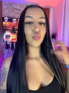 Snapshot of Tamara_Roberts1 chatting on 10.08.25 Tamara Roberts1 online show from 10.08.25