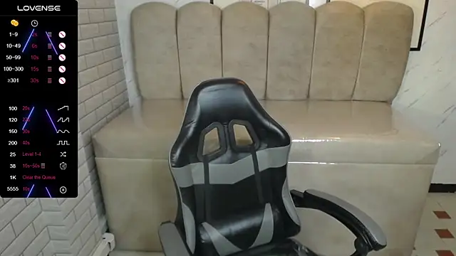 Snapshot of _Charlotte_v chatting on 11.30.25 Charlotte v online show from 11.30.25