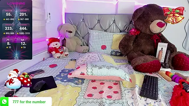 Snapshot of charlotteone chatting on 12.17.24 charlotteone online show from 12.17.24