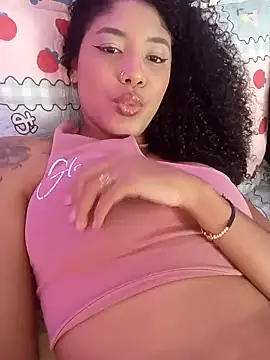 Snapshot of charlotteone chatting on 12.21.24 charlotteone online show from 12.21.24