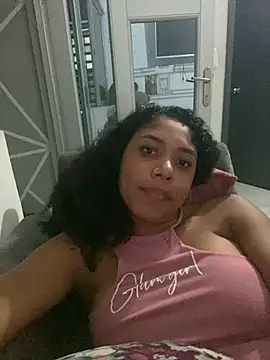 Snapshot of charlotteone chatting on 02.18.25 charlotteone online show from 02.18.25