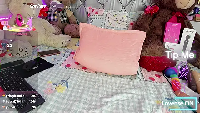 Snapshot of charlotteone chatting on 02.23.25 charlotteone online show from 02.23.25