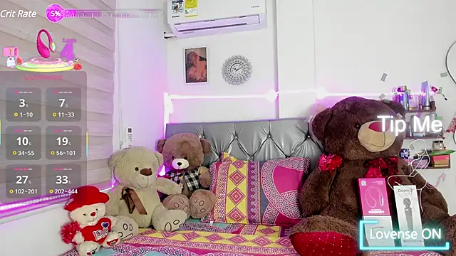 Snapshot of charlotteone chatting on 03.08.25 charlotteone online show from 03.08.25