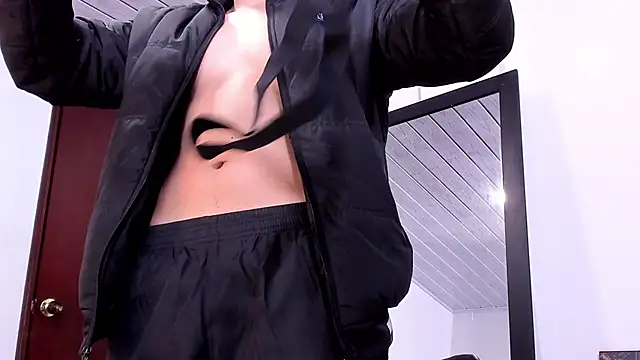 Snapshot of setsuna10 chatting on 12.28.24 setsuna10 online show from 12.28.24