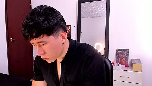 Snapshot of setsuna10 chatting on 01.01.25 setsuna10 online show from 01.01.25