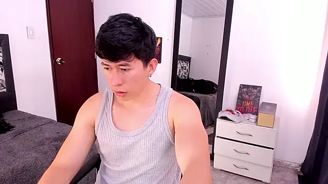 Snapshot of setsuna10 chatting on 02.05.25 setsuna10 online show from 02.05.25