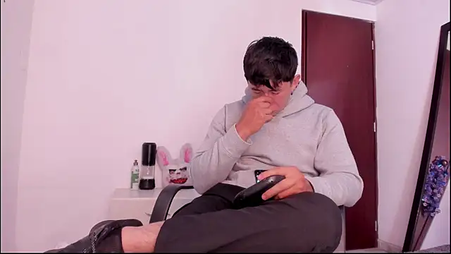 Snapshot of setsuna10 chatting on 09.18.25 setsuna10 online show from 09.18.25