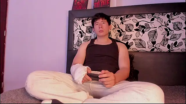 Snapshot of setsuna10 chatting on 10.22.25 setsuna10 online show from 10.22.25