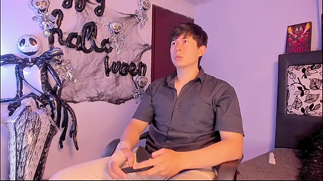 Snapshot of setsuna10 chatting on 10.31.25 setsuna10 online show from 10.31.25