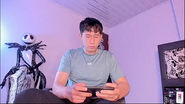 Snapshot of setsuna10 chatting on 11.23.25 setsuna10 online show from 11.23.25